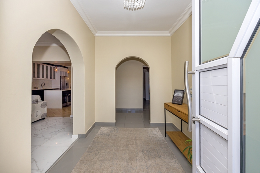 3 Bedroom Property for Sale in Avondale Western Cape